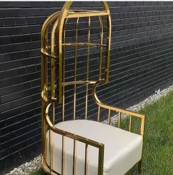 0E90D733 0E71 49E2 A2A7 A633BD2843CB 855612675 Gold Caged Throne