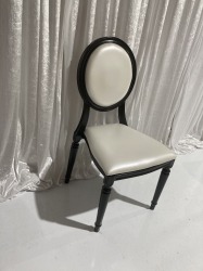 BC6250F7 B378 4EAF B253 891F4A7B8DDB 47197835 Black/White Pop Louis Chair