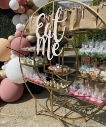 BEC4E485 557C 4B6F 8800 07A8F60189FD 103259613 24K Gold Round Dessert Rack